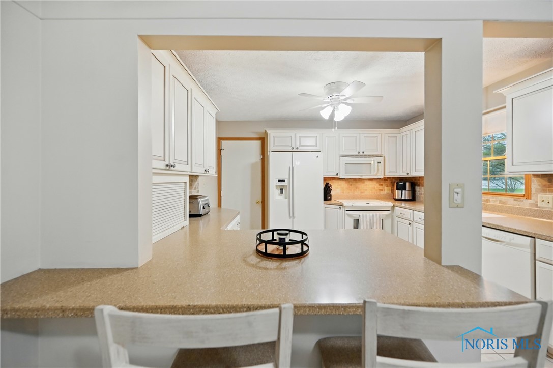 2024 Greystone Drive, Findlay, Ohio image 13