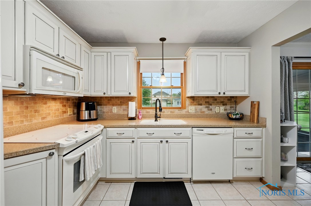 2024 Greystone Drive, Findlay, Ohio image 11