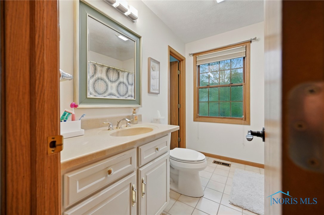 2024 Greystone Drive, Findlay, Ohio image 22