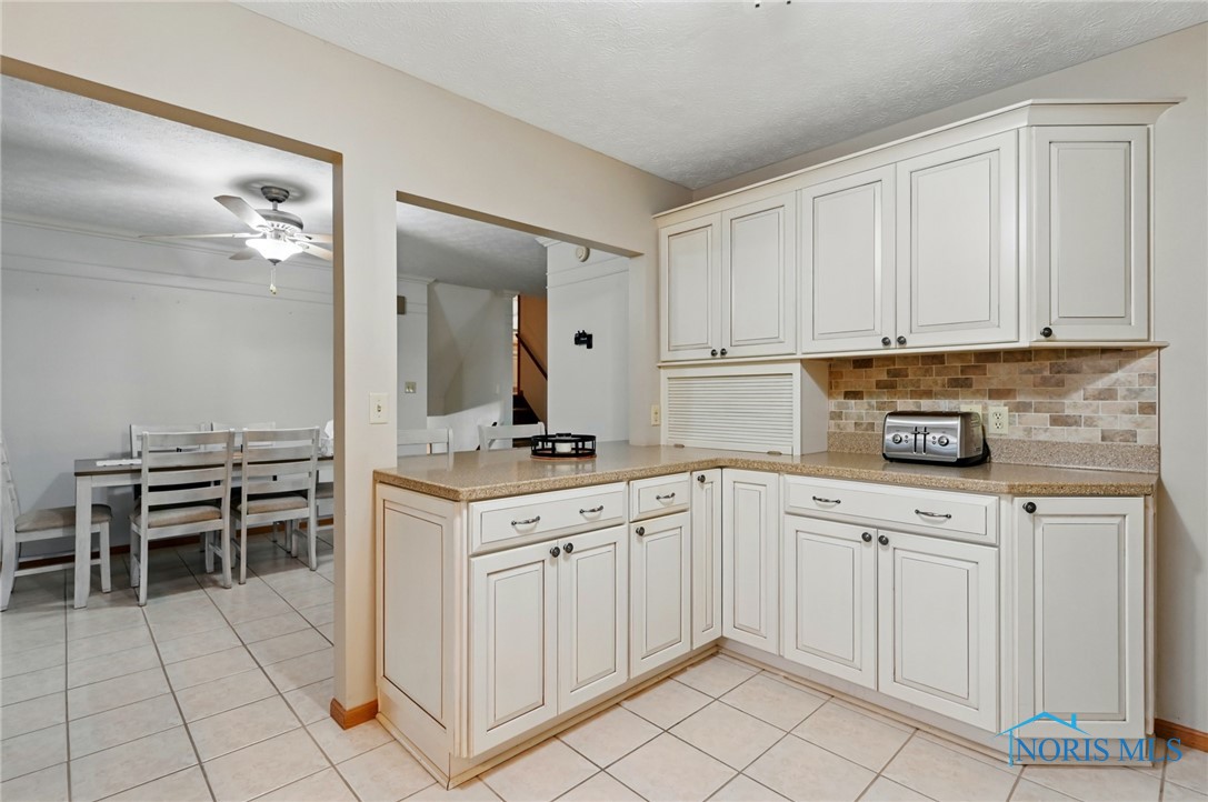 2024 Greystone Drive, Findlay, Ohio image 12