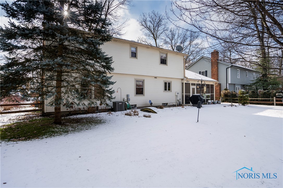 6662 Willowood Avenue, Maumee, Ohio image 8