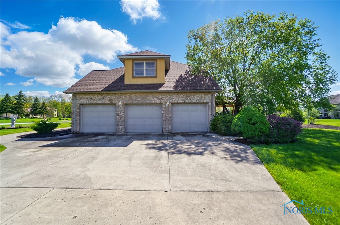 4475 Wintergreen Drive, Lima, Ohio image 43