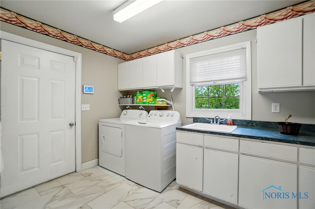 4475 Wintergreen Drive, Lima, Ohio image 27