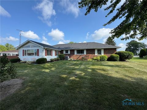 Tiny photo for 8 Christopher Drive, Fostoria, OH 44830 (MLS # 6136310)