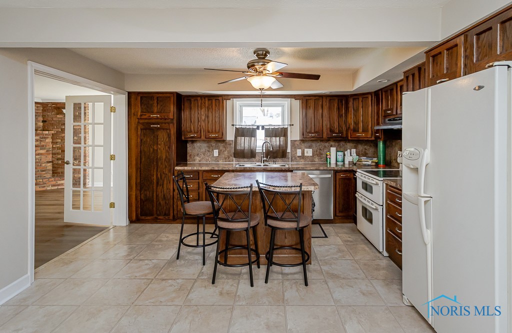 4538 Haddington Drive, Toledo, Ohio image 7