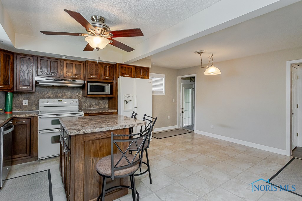 4538 Haddington Drive, Toledo, Ohio image 12