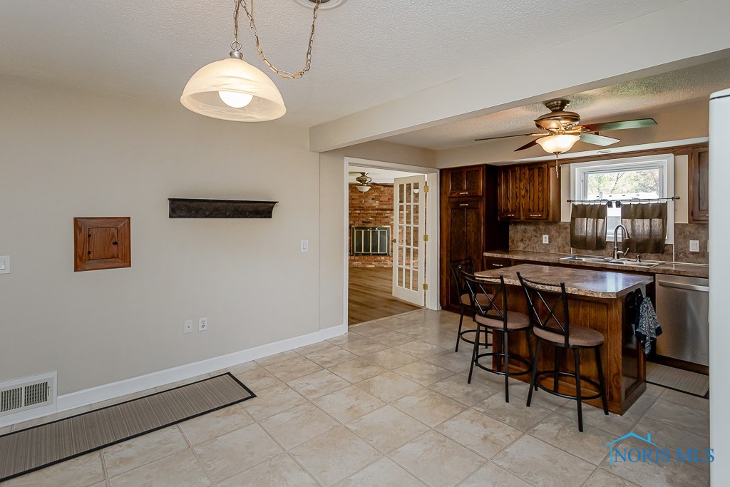 4538 Haddington Drive, Toledo, Ohio image 8