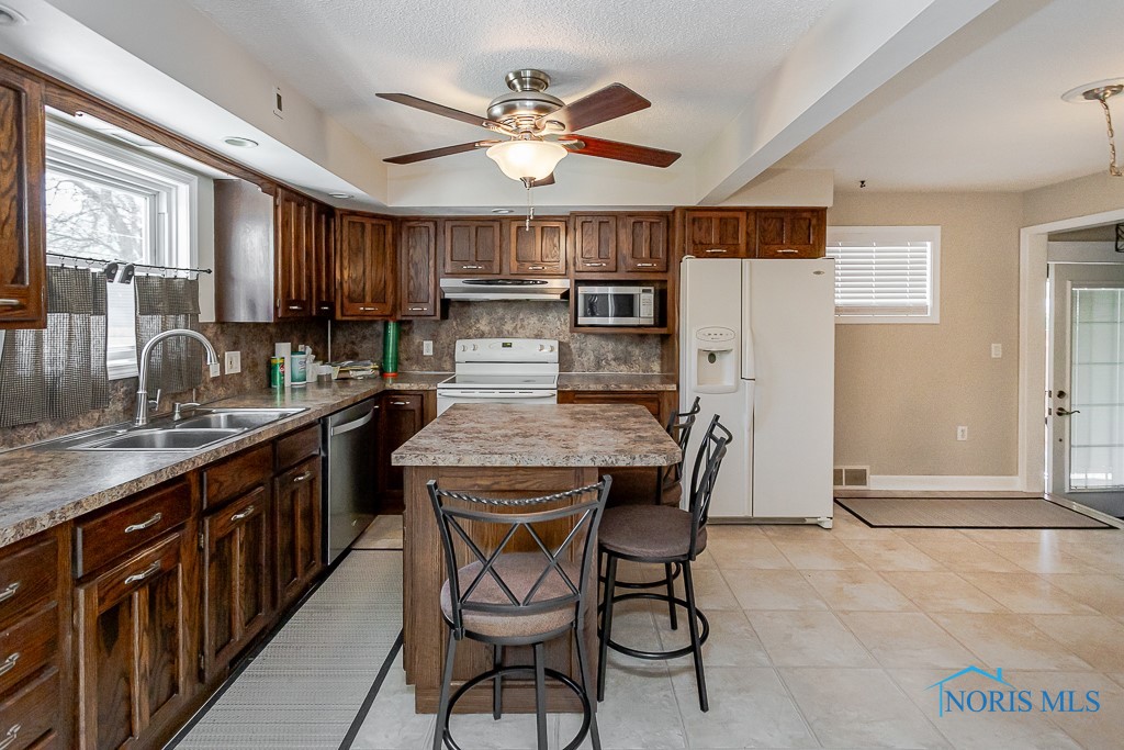4538 Haddington Drive, Toledo, Ohio image 13
