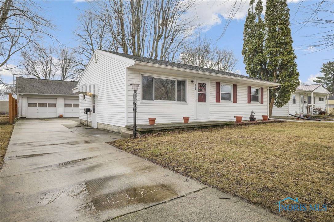 613 Broadway Street, Fostoria, Ohio image 2