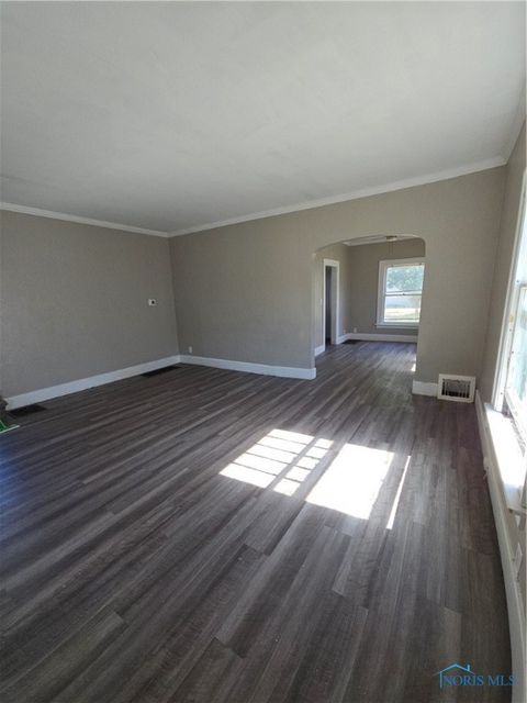 Tiny photo for 221 Somerset Street, Toledo, OH 43609 (MLS # 6136569)