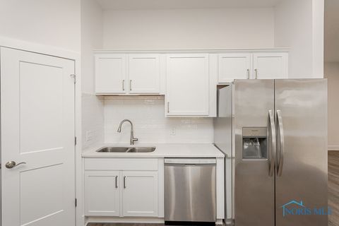 Tiny photo for 199 E Bridge Road, Northwood, OH 43619 (MLS # 6136228)