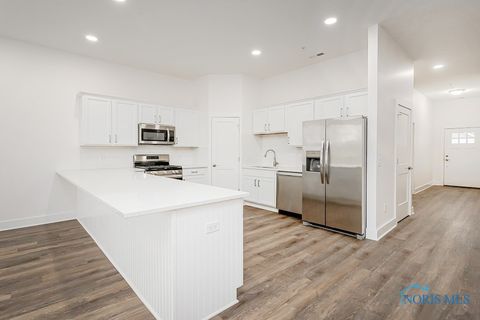 Tiny photo for 199 E Bridge Road, Northwood, OH 43619 (MLS # 6136228)