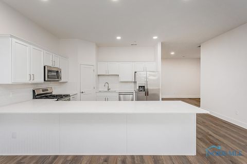 Tiny photo for 199 E Bridge Road, Northwood, OH 43619 (MLS # 6136228)