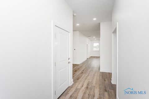 Tiny photo for 199 E Bridge Road, Northwood, OH 43619 (MLS # 6136228)