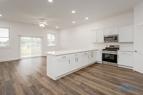 Tiny photo for 199 E Bridge Road, Northwood, OH 43619 (MLS # 6136228)