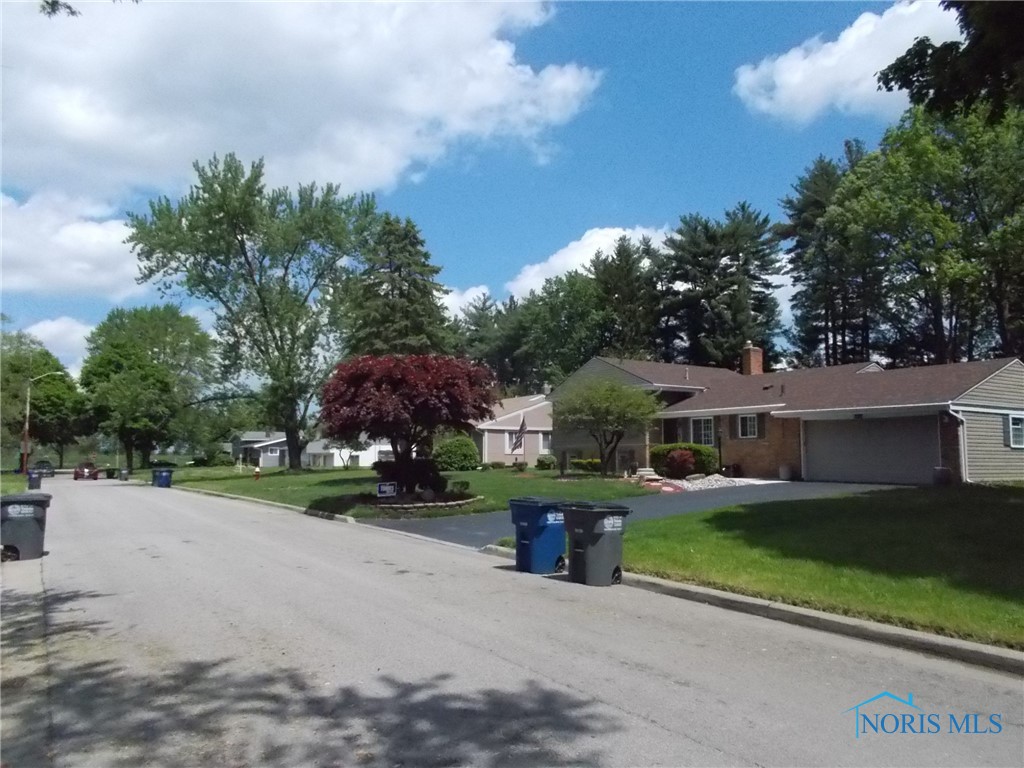 102 Melody Lane, Toledo, Ohio image 13