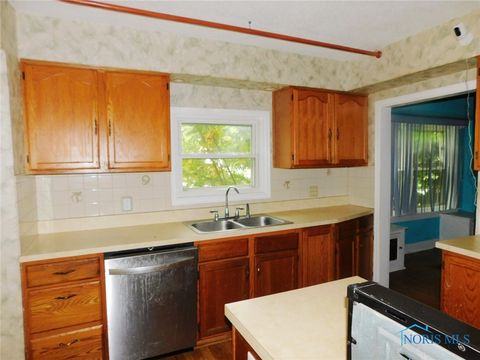 Tiny photo for 200 Rood Street, Northwood, OH 43619 (MLS # 6136215)
