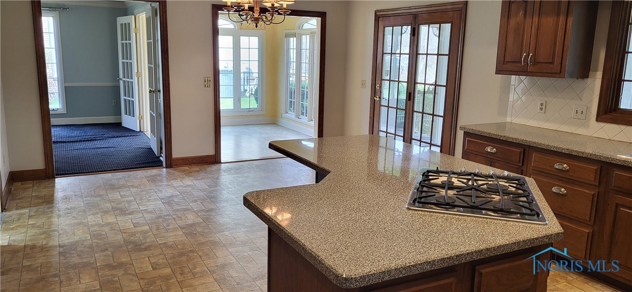 7350 Whispering Oak Drive, Sylvania, Ohio image 6