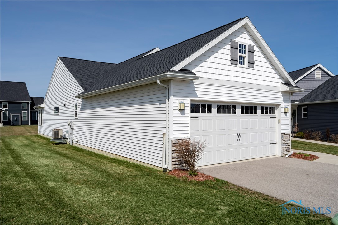 5166 Comstock Drive, Sylvania, Ohio image 2