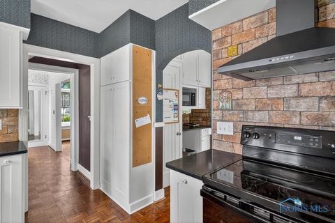 Tiny photo for 3329 Darlington Road, Ottawa Hills, OH 43606 (MLS # 6136732)