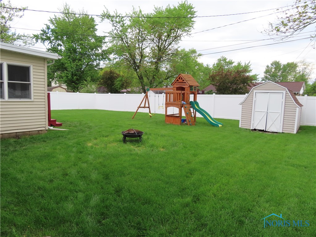 216 Northfield Avenue, Defiance, Ohio image 2