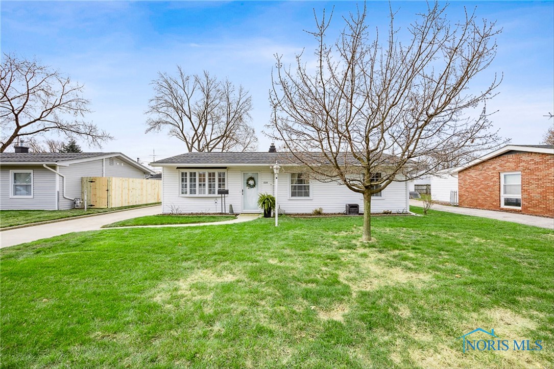 628 Greenfield Drive, Maumee, Ohio image 3