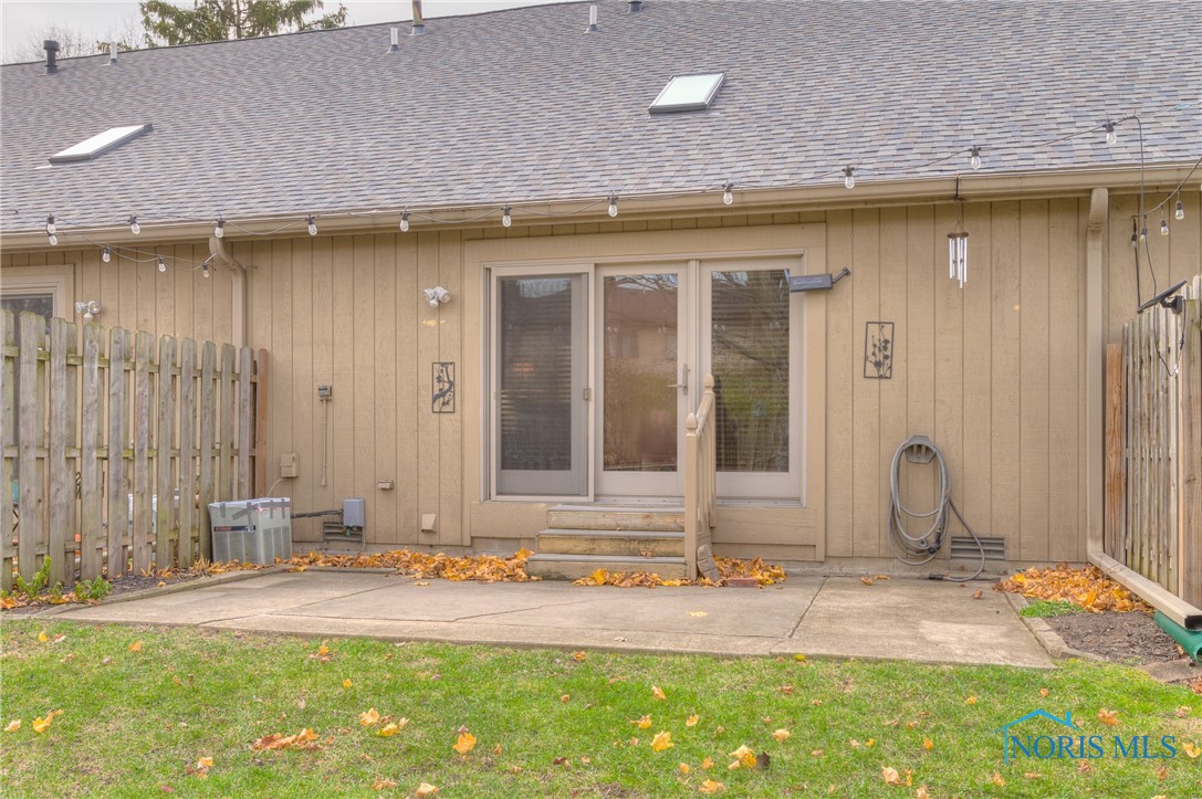 2776 Sweetbriar Court, Toledo, Ohio image 3