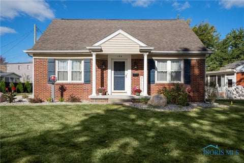 Photo for 104 Rossway Avenue