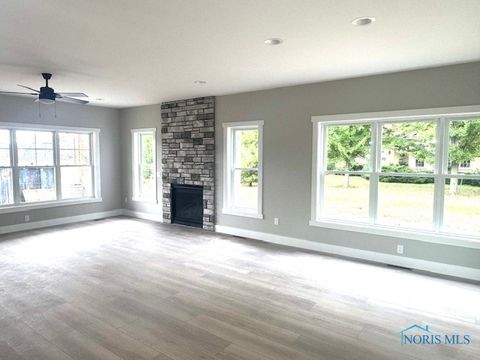 Tiny photo for 915 Manitoba Drive, Bowling Green, OH 43402 (MLS # 6135886)