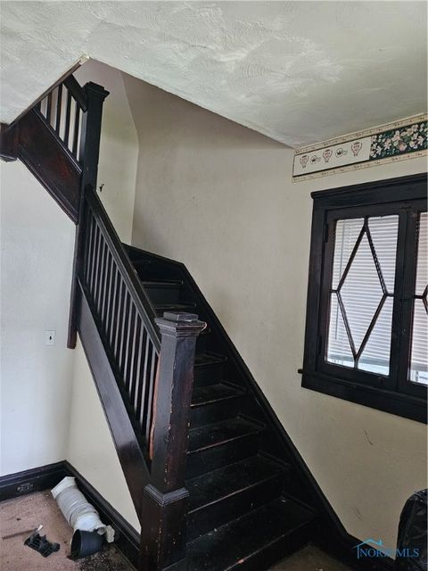Tiny photo for 2465 Lawton Avenue, Toledo, OH 43620 (MLS # 6136018)