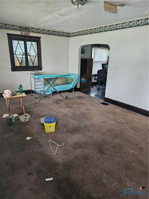 Tiny photo for 2465 Lawton Avenue, Toledo, OH 43620 (MLS # 6136018)