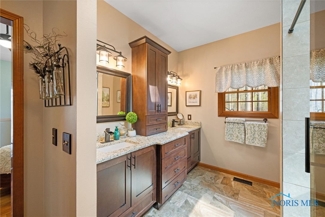 6170 S Winding Way, Swanton, Ohio image 32