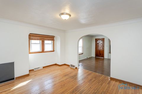 Tiny photo for 3580 Doyle Street, Toledo, OH 43608 (MLS # 6136209)