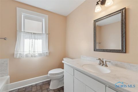 Tiny photo for 326 E Dudley Street, Maumee, OH 43537 (MLS # 6136631)