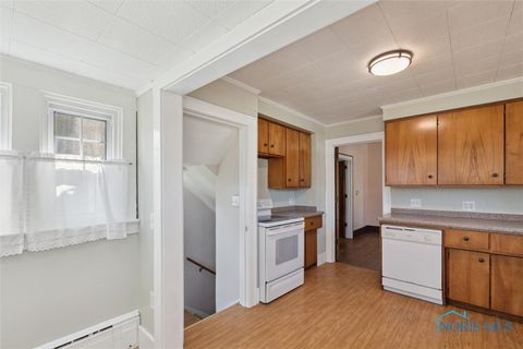 Tiny photo for 326 E Dudley Street, Maumee, OH 43537 (MLS # 6136631)