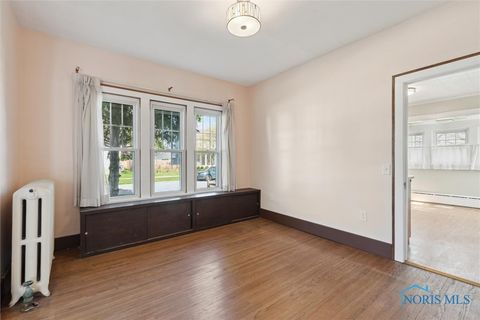 Tiny photo for 326 E Dudley Street, Maumee, OH 43537 (MLS # 6136631)