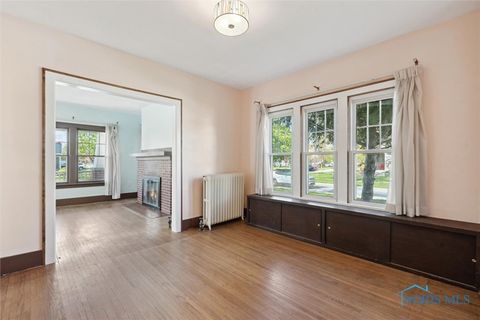 Tiny photo for 326 E Dudley Street, Maumee, OH 43537 (MLS # 6136631)