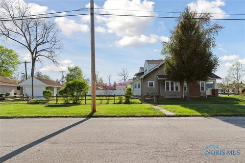 Tiny photo for 326 E Dudley Street, Maumee, OH 43537 (MLS # 6136631)