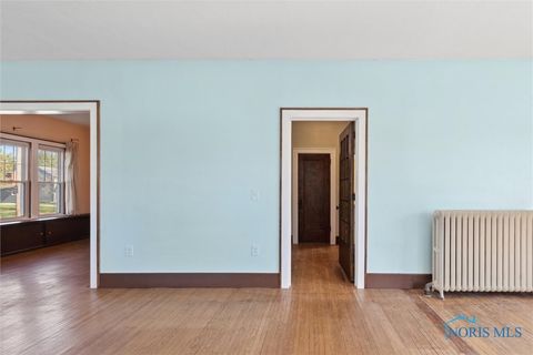 Tiny photo for 326 E Dudley Street, Maumee, OH 43537 (MLS # 6136631)