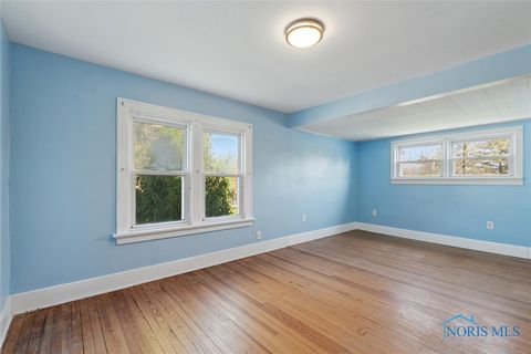 Tiny photo for 326 E Dudley Street, Maumee, OH 43537 (MLS # 6136631)
