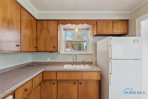 Tiny photo for 326 E Dudley Street, Maumee, OH 43537 (MLS # 6136631)