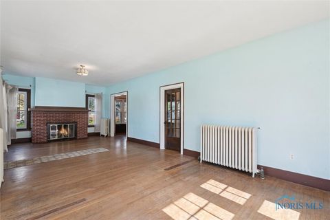 Tiny photo for 326 E Dudley Street, Maumee, OH 43537 (MLS # 6136631)