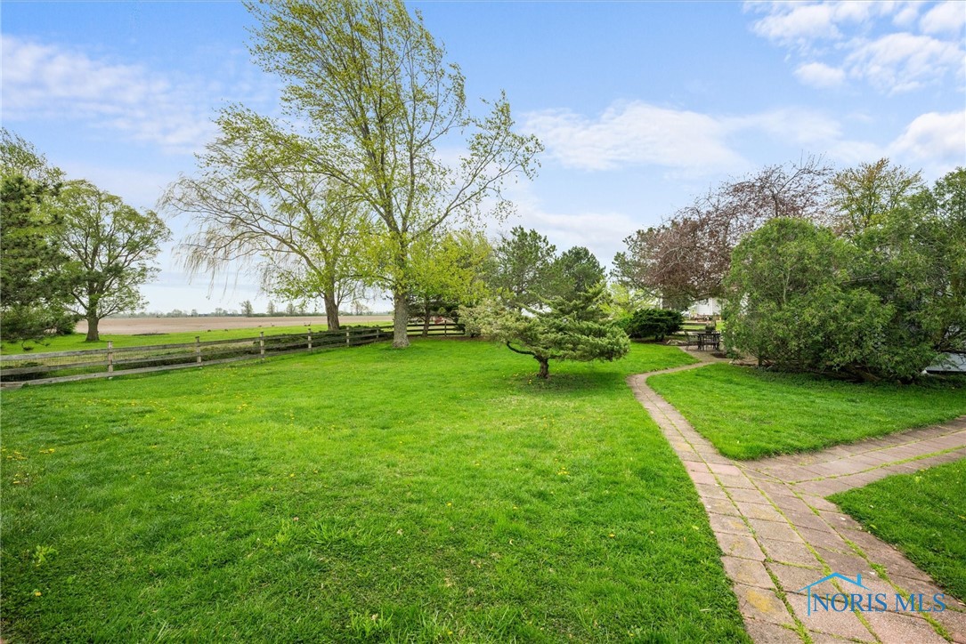 5821 N Benton Carroll Road, Oak Harbor, Ohio image 32