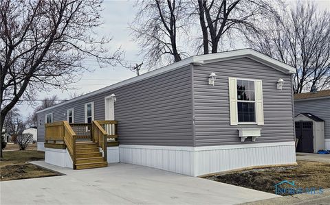 Homes For Sale - 1048 N Main Street #103<br/> Bowling Green, OH 43402