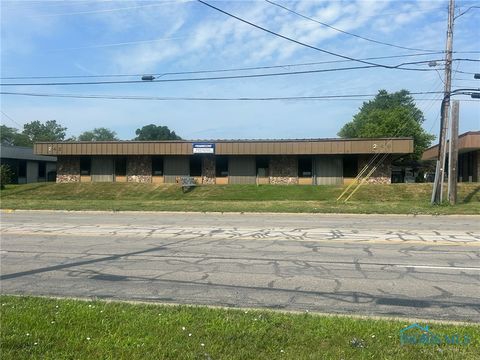 Photo of 240 S Reynolds Road, Toledo, OH 43615 (MLS # 6132367)