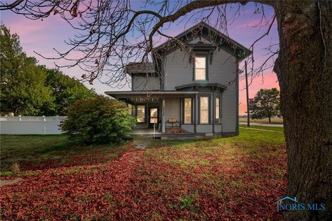Photo of 18735 Main Street, Tontogany, OH 43565 (MLS # 6136190)