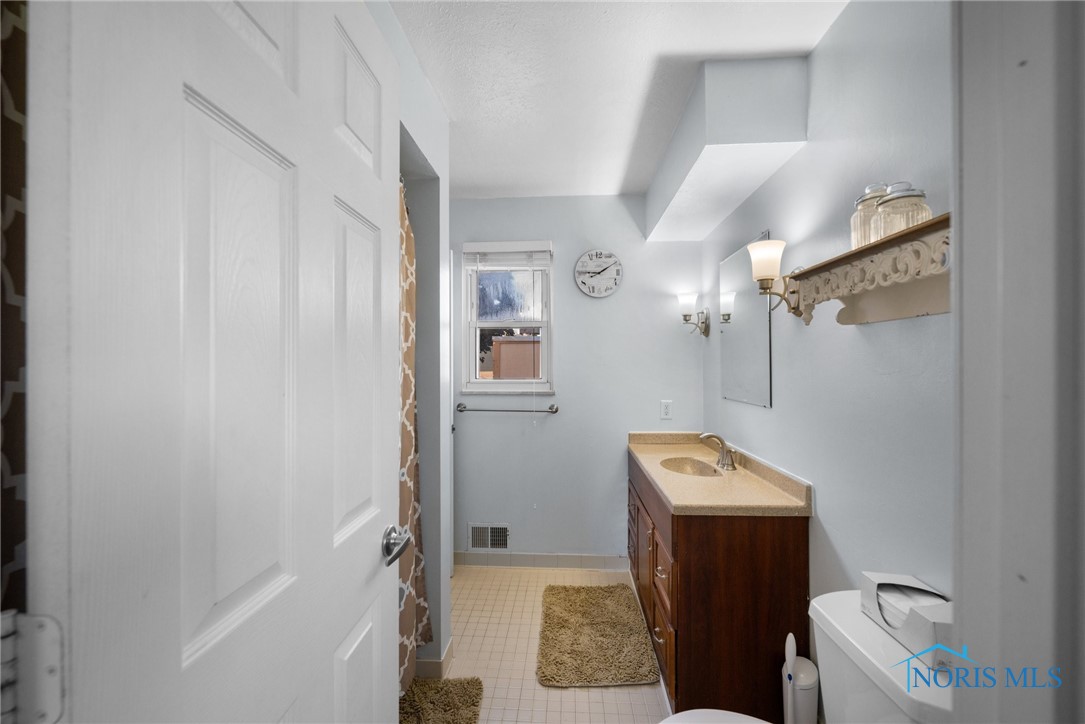 44 E Springwood Street, Oregon, Ohio image 13