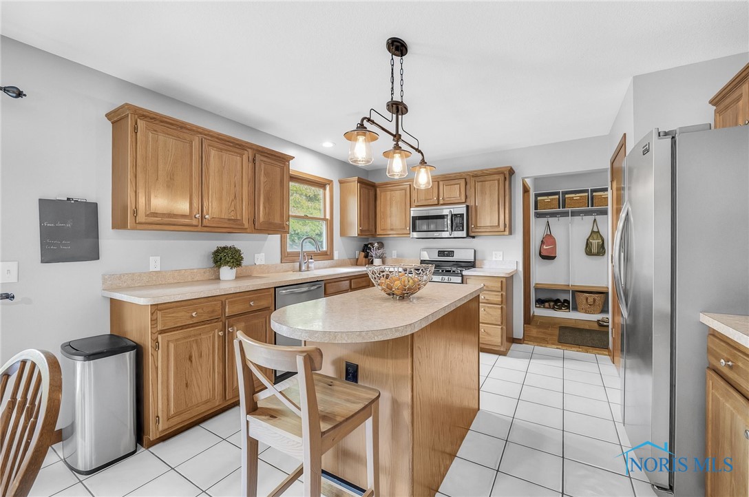 8225 Hidden Forest Drive, Holland, Ohio image 16