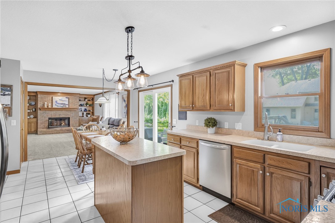 8225 Hidden Forest Drive, Holland, Ohio image 13