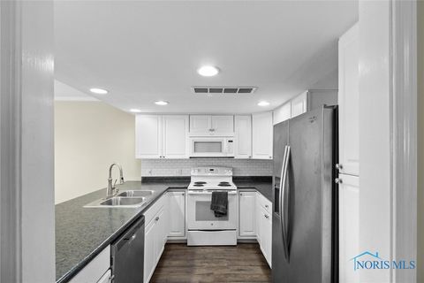 Tiny photo for 1902 Queenswood Drive #U7, Findlay, OH 45840 (MLS # 6136031)